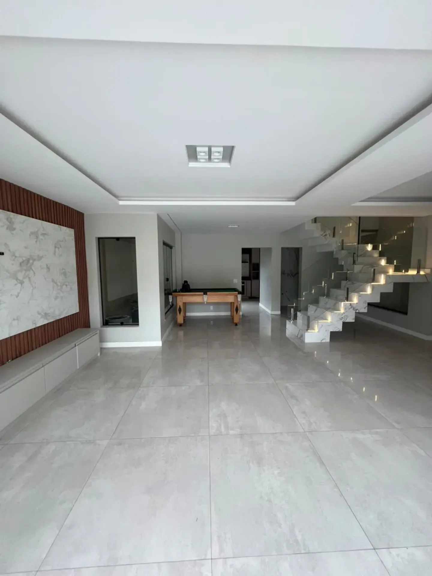 House, 240 m², with a glass-enclosed balcony — photo 11