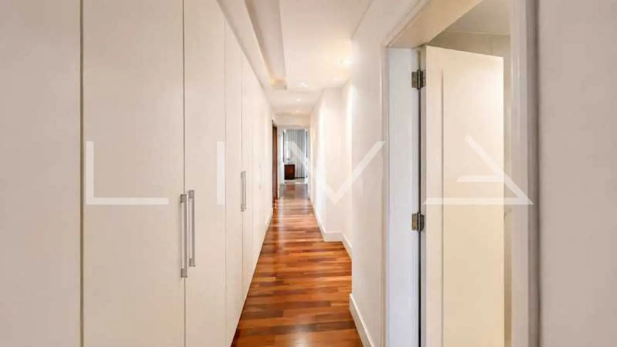 Water view in a 3-bedroom apartment, 260 m² — photo 15