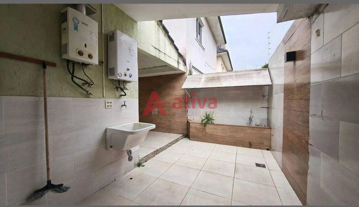 Casa em condomínio com 4 suítes e 200 m² — photo 38