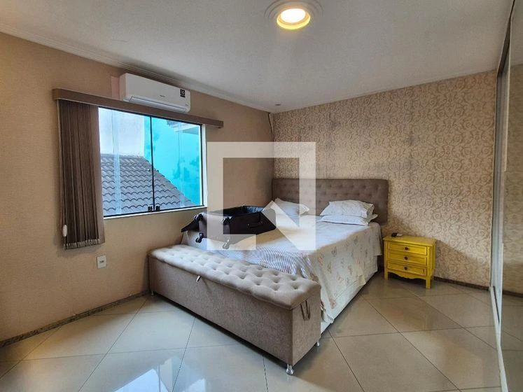 Furnished house, 400 m², with a glass-enclosed balcony — photo 47