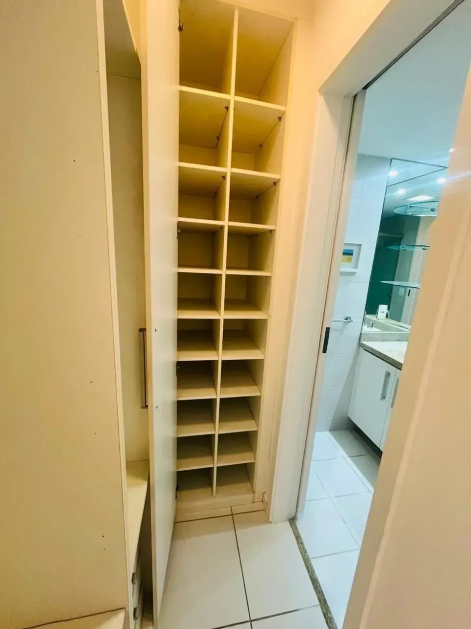 2-bedroom apartment with 2 bathrooms and a balcony — photo 13