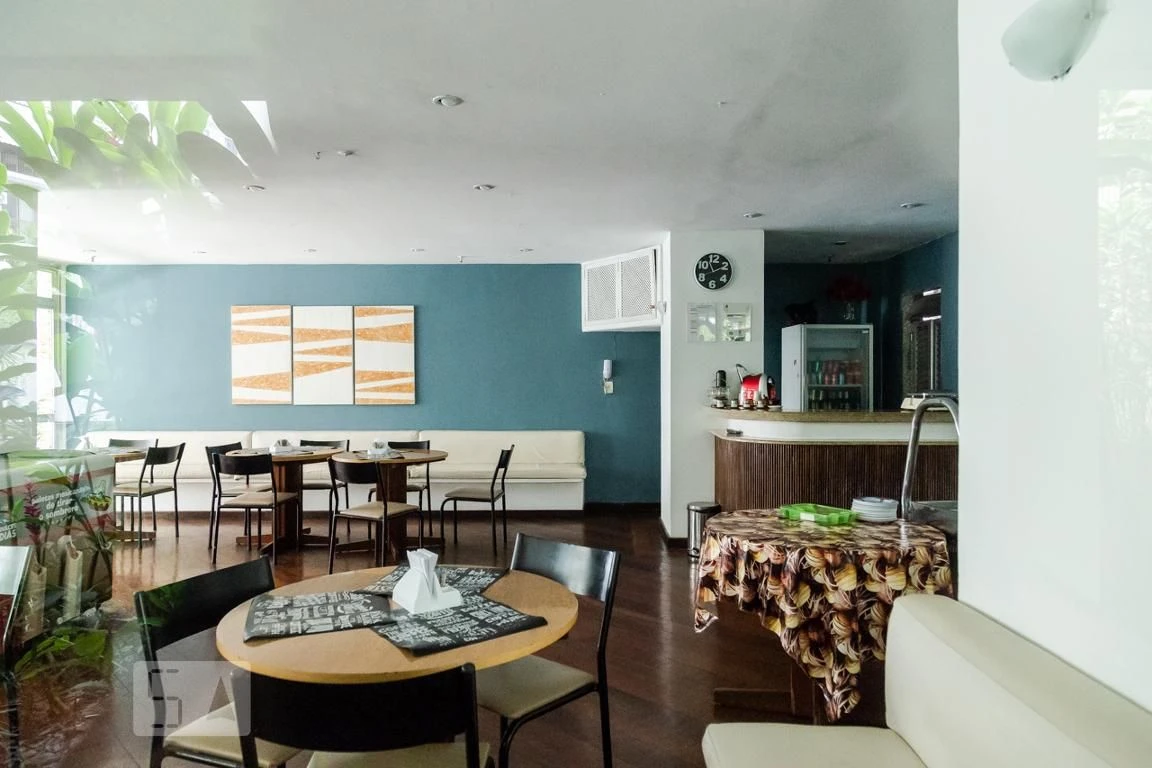 Furnished 2-bedroom apartment with a glassed-in balcony — photo 53