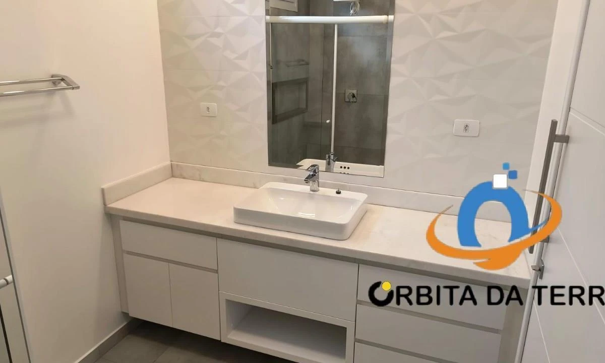 5-bedroom house with a bathtub in Curitiba — photo 21