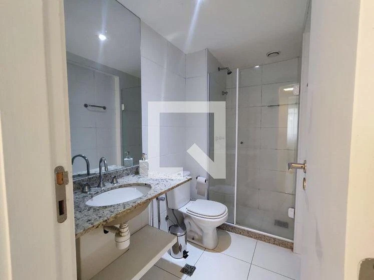 2-bedroom apartment in a building with a gym — photo 25