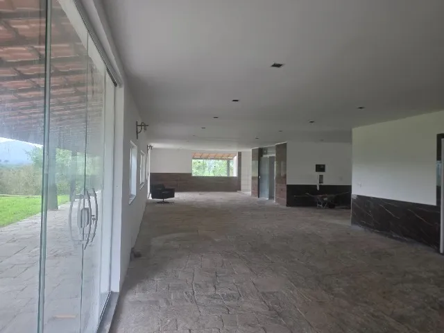 House, 400 m², with a mountain view