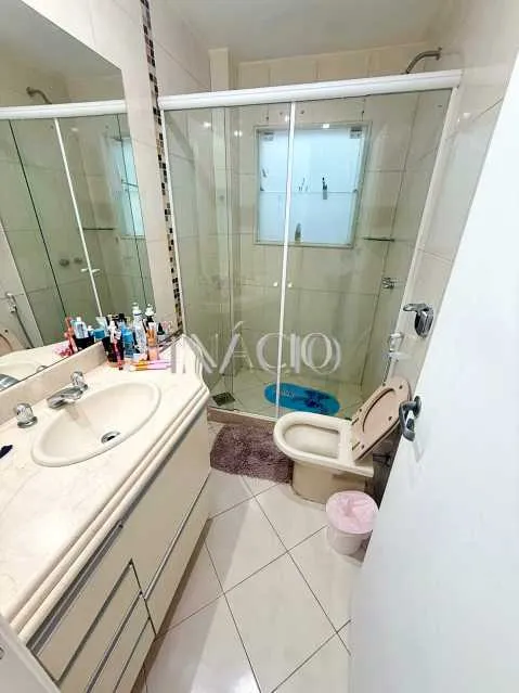 400 m² house with a glass-enclosed balcony and a bathtub — photo 17