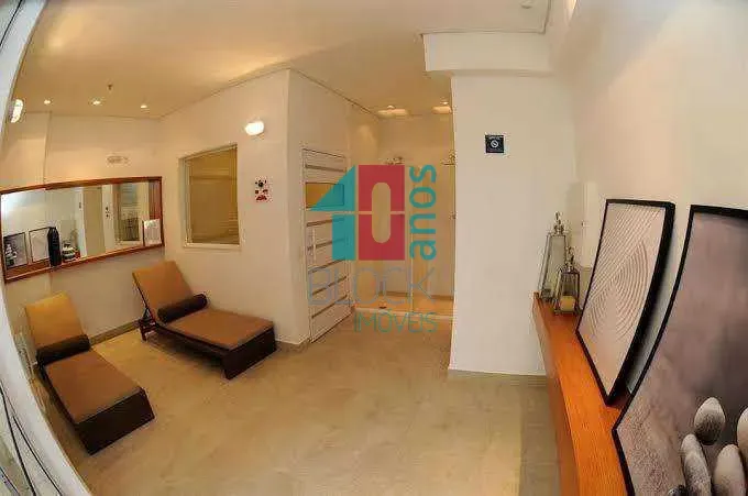 Furnished 2-bedroom apartment with 1 suite and balcony — photo 9