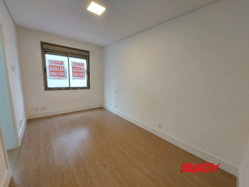 Apartamento de 2 dormitorios con balcón y parrilla — photo 26