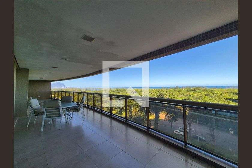 Rental apartment with 4 en-suite bedrooms and 289 m²
