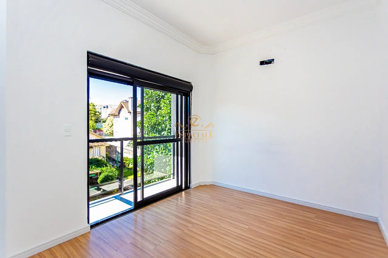 House in a condo with 3 bedrooms and 4 bathrooms — photo 24