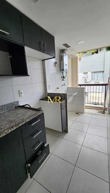 Top-floor apartment with 4 bedrooms, closed kitchen — photo 12