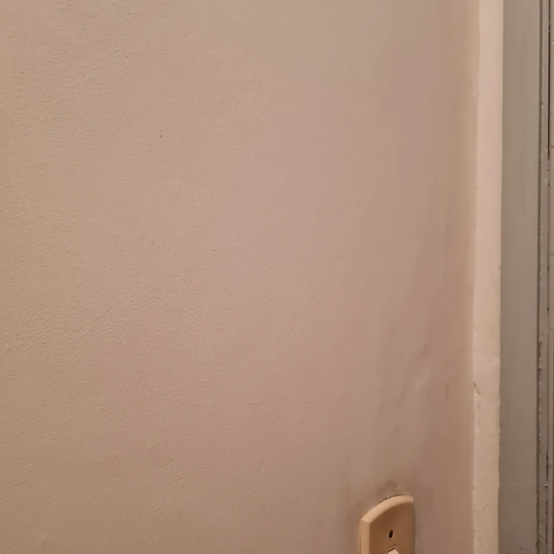 Apartment on the 9th floor with wood or laminate floors