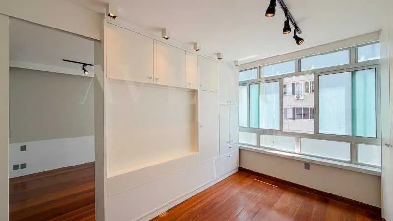 Floor-to-ceiling windows in a 7-bedroom apartment, 465 m² — photo 14