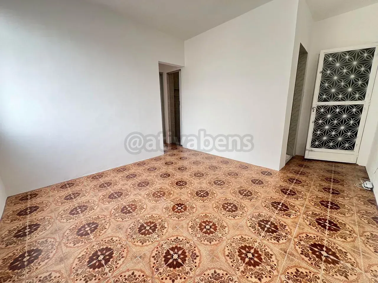 Unfurnished apartment with 2 bedrooms and 1 parking space — photo 8