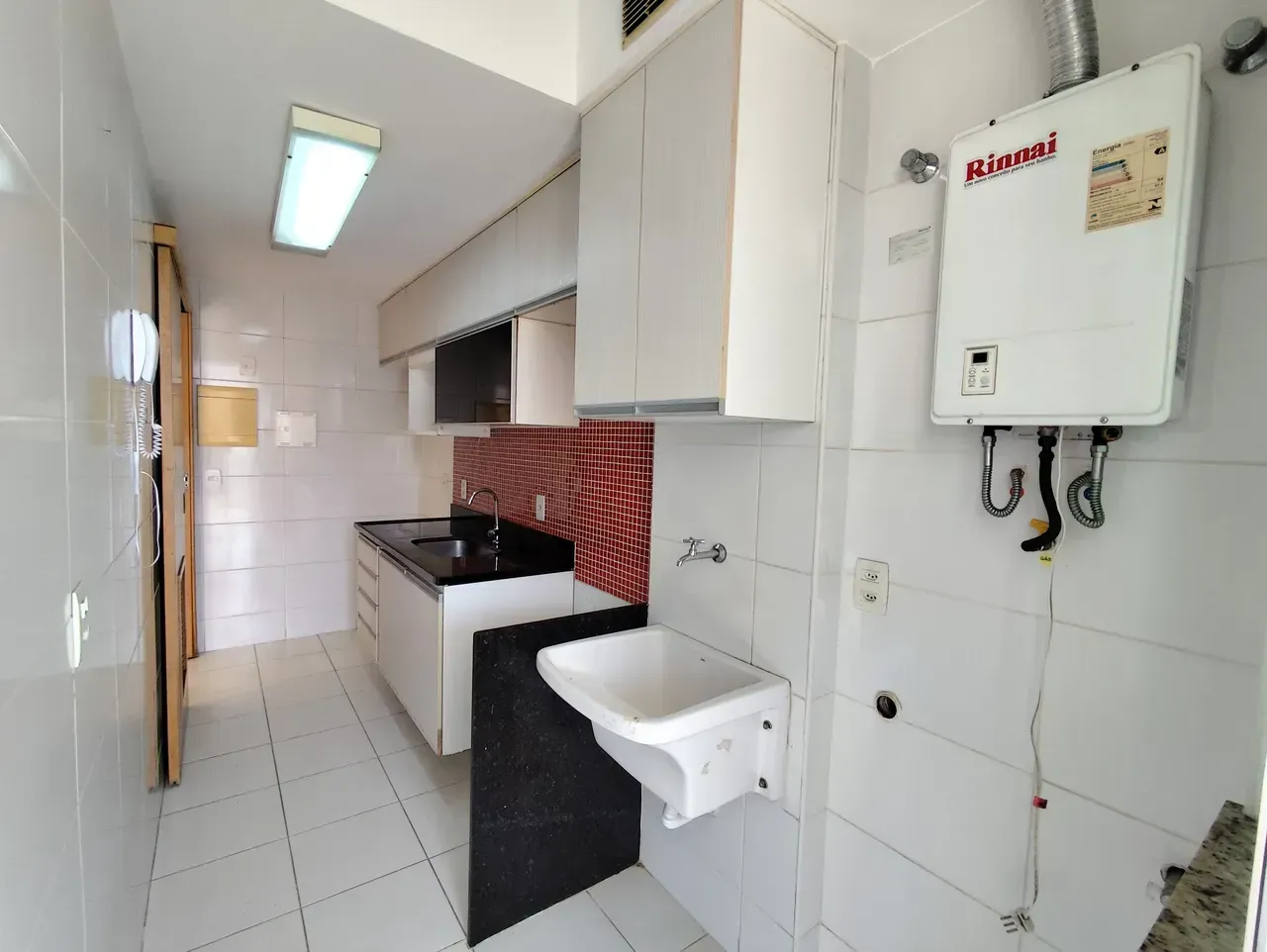 3-bedroom apartment with 2 bathrooms and 72 m² — photo 2