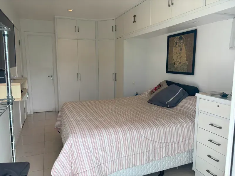 Apartamento sem mobília com cozinha americana a gás — photo 22