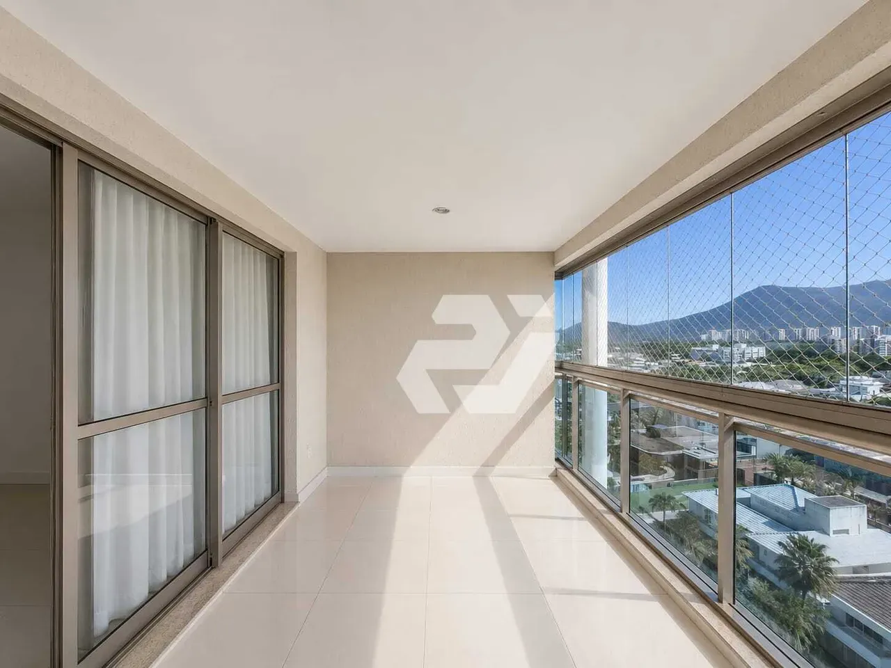 Apartamento mobiliado com 5 quartos e varanda envidraçada — photo 36