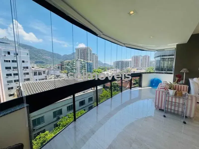 Furnished apartment, 207 m², with floor-to-ceiling windows — photo 6