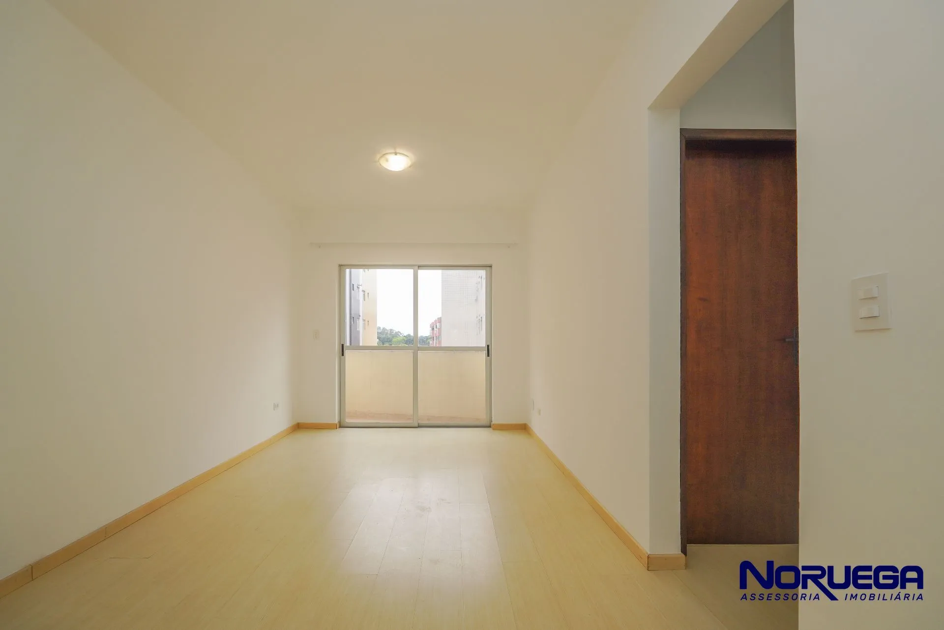 Деревянный пол или ламинат и 2 спальни: квартира 103 м² — photo 9
