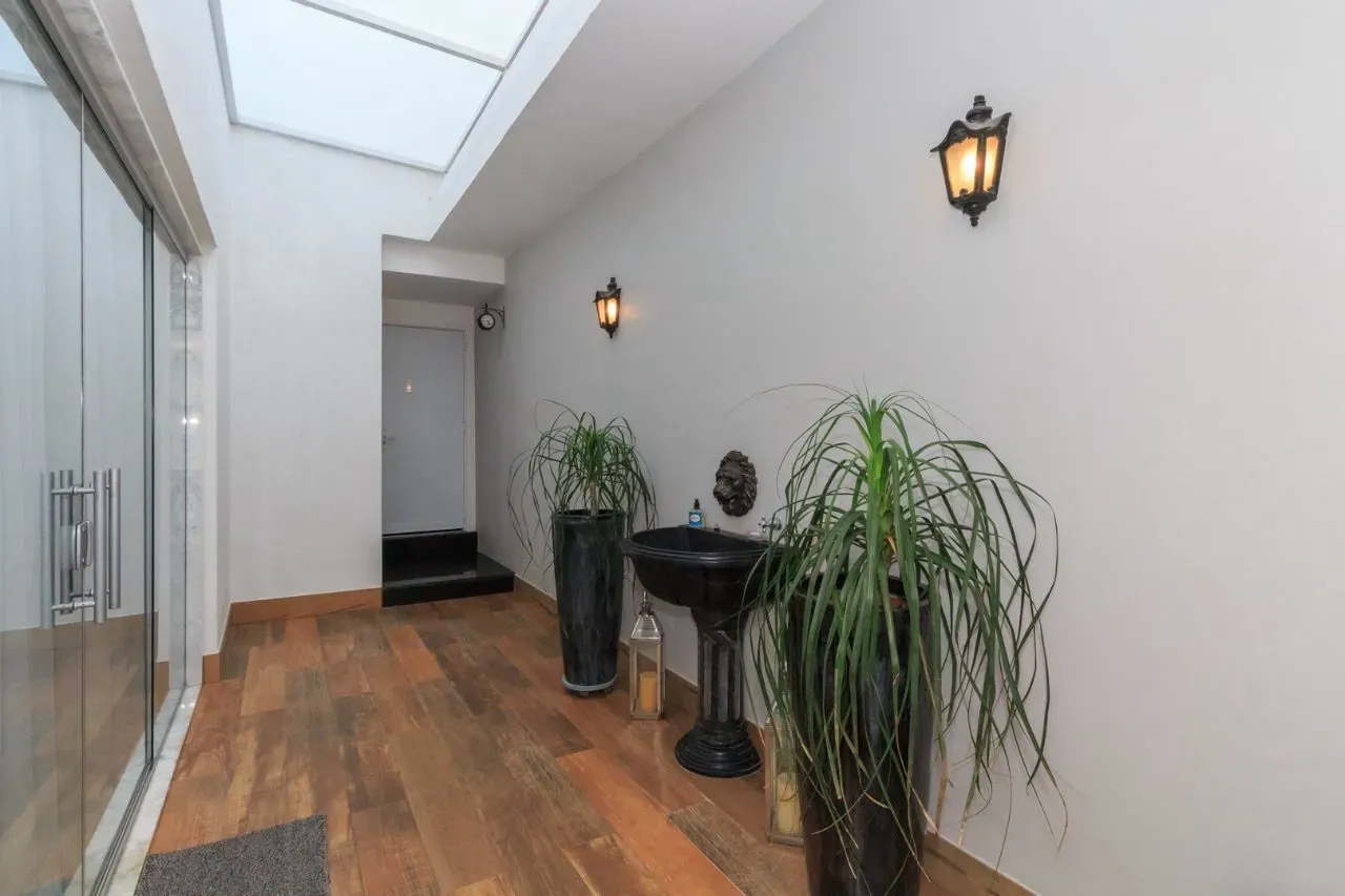Furnished house with 5 bedrooms and 5 bathrooms — photo 23