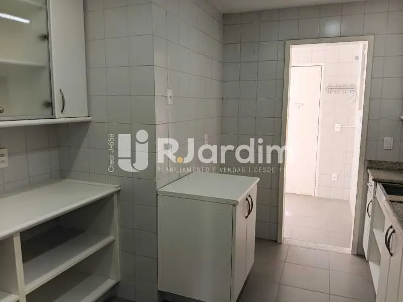 3-bedroom apartment with 130 m² and 3 bathrooms — photo 17