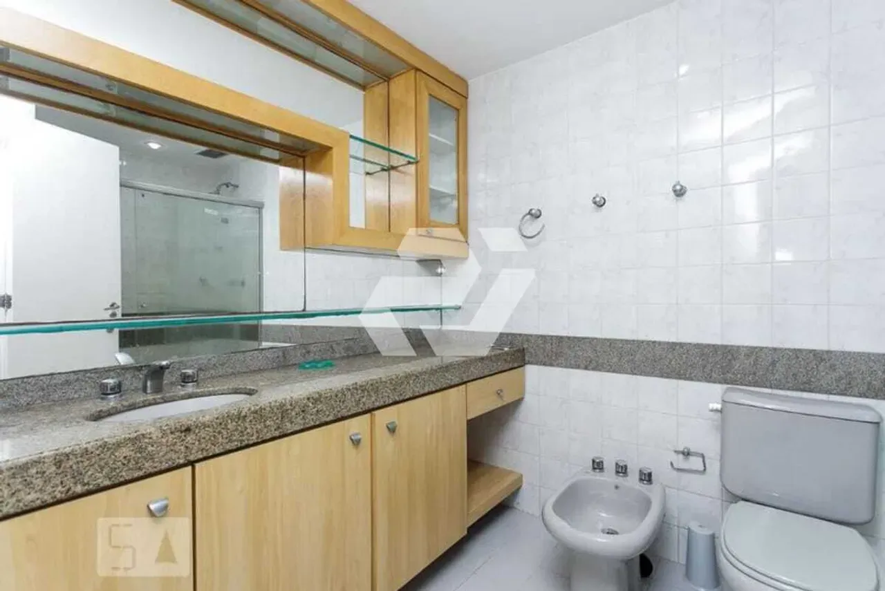 Apartment with 3 bedrooms, 5 bathrooms and balcony — photo 38