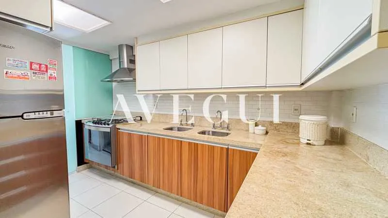 2-bedroom apartment with glassed-in balcony and 4 parking — photo 23