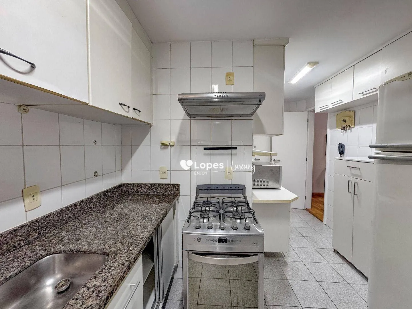 100 m² apartment with 3 bedrooms and a balcony — photo 26