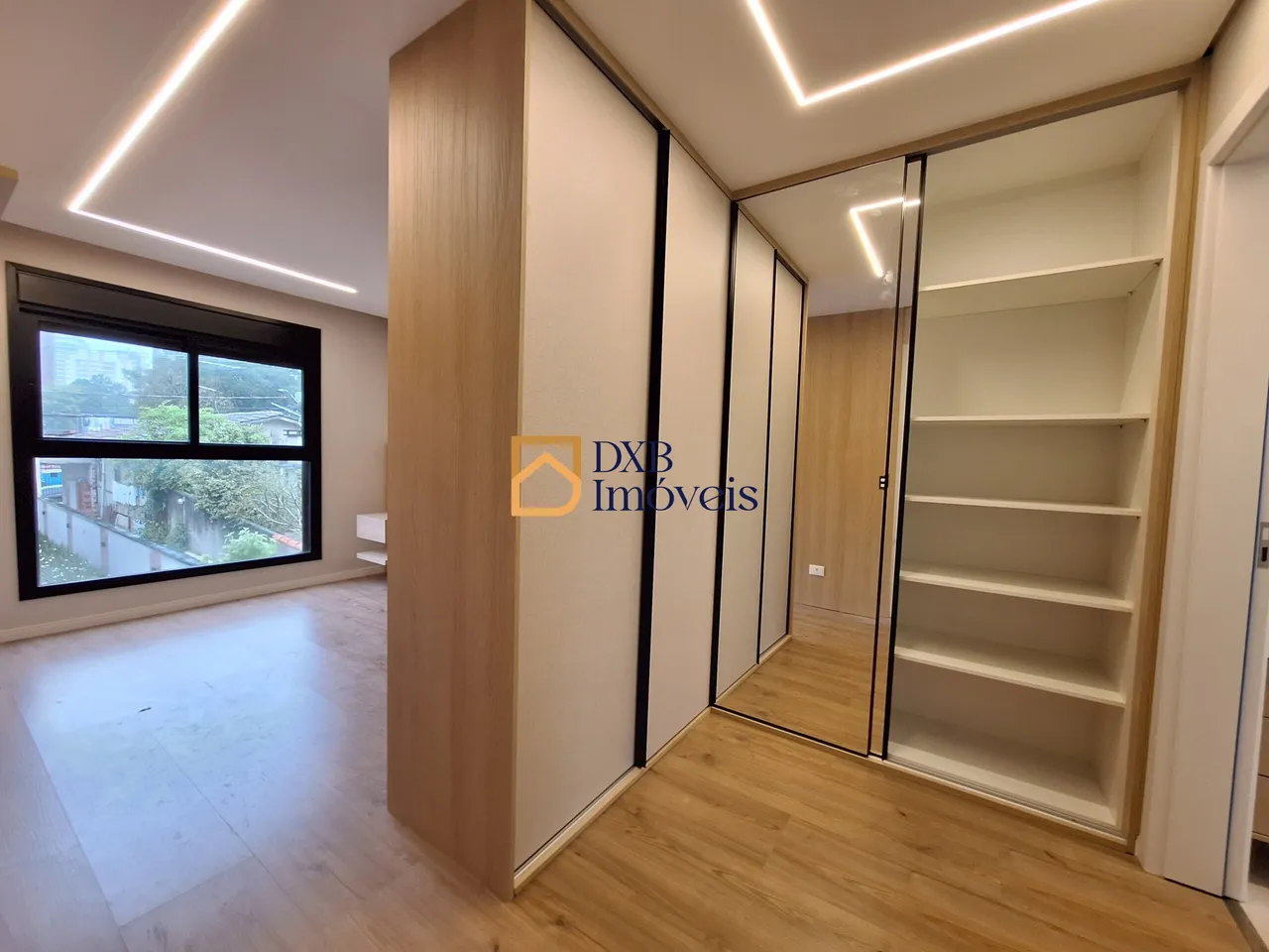 Condo house with 3 bedrooms and a guest half-bath — photo 14