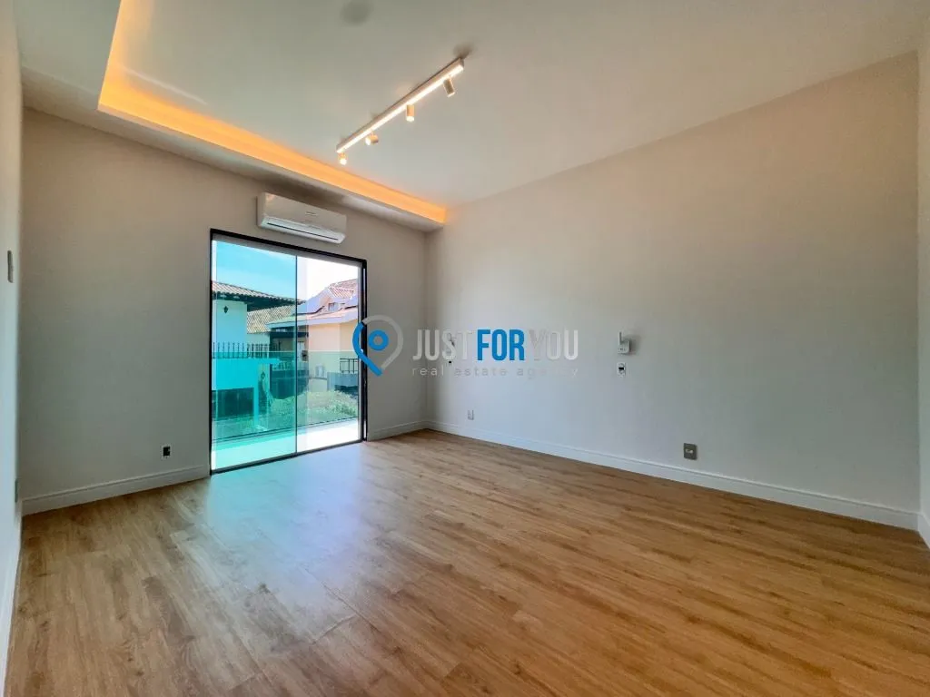 4-bedroom house with a jacuzzi in Rio de Janeiro — photo 18