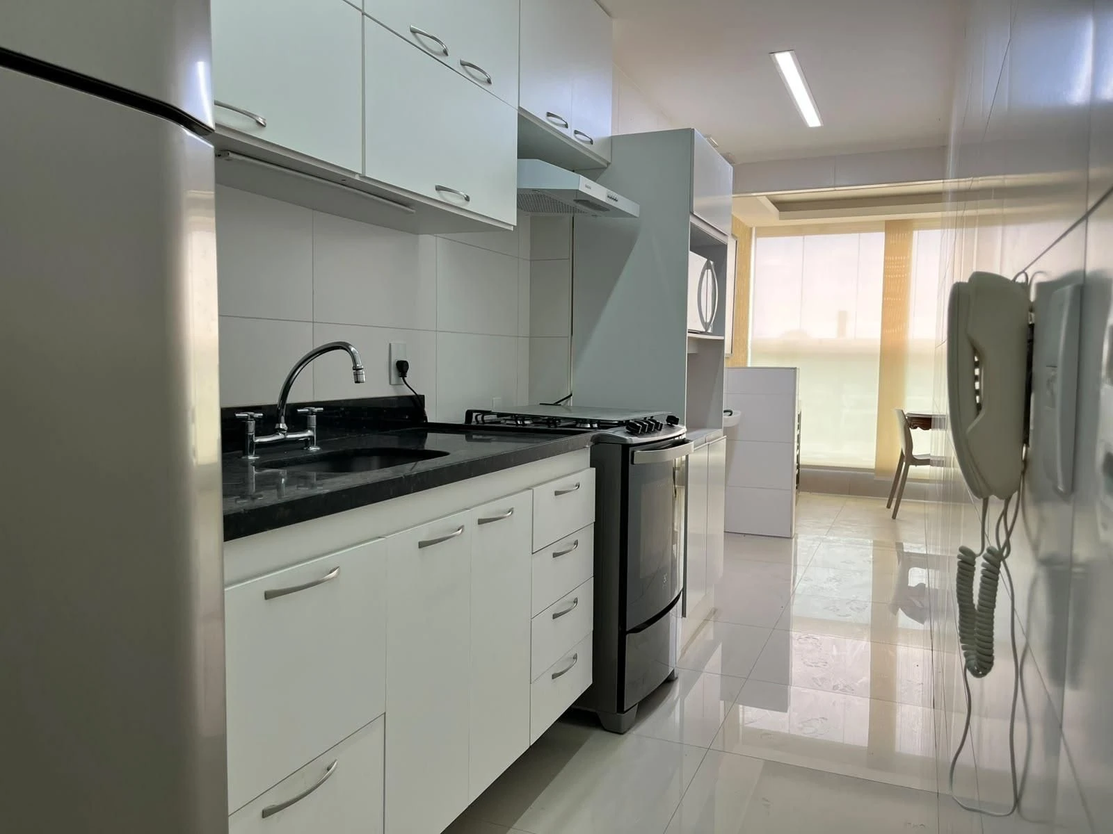 Furnished apartment, 148 m², with a glass-enclosed balcony — photo 19