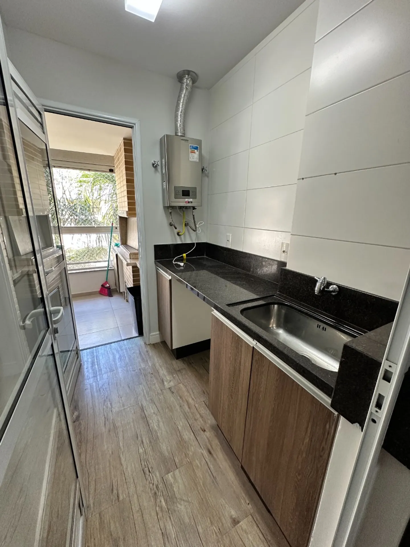 Apartamento amueblado de 2 dormitorios con terraza y parrilla — photo 10