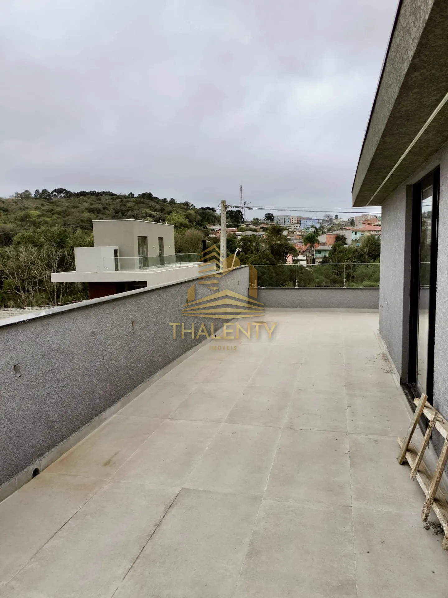 Casa em condomínio com cozinha conceito aberto e 3 suítes — photo 22