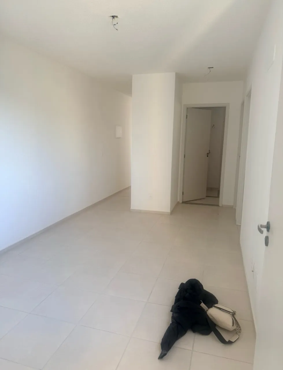 2-bedroom apartment in a building with a gym — photo 12