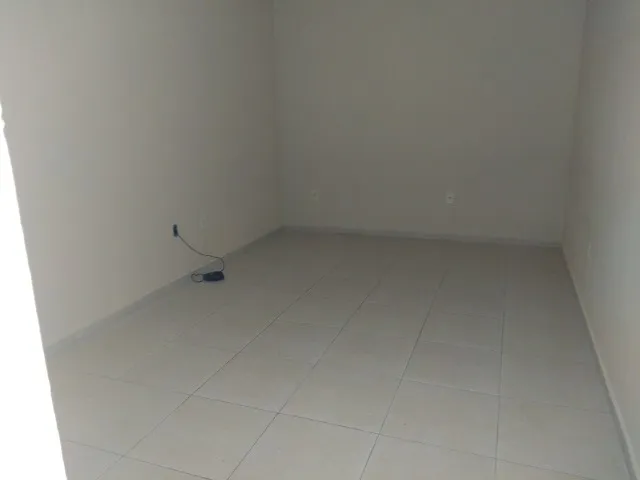 Kitnet sem mobília com aquecedor a gás e 1 banheiro