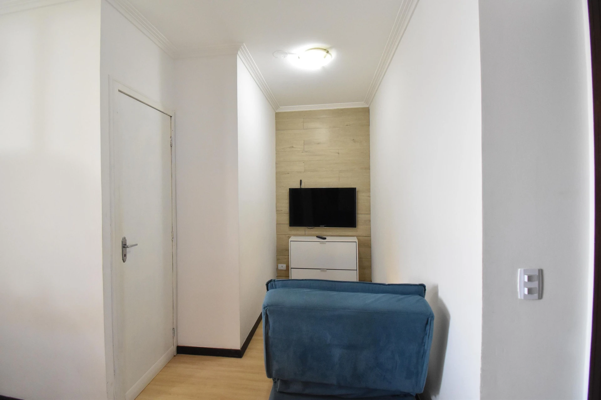 Furnished studio with 1 bedroom and 1 bathroom — photo 16