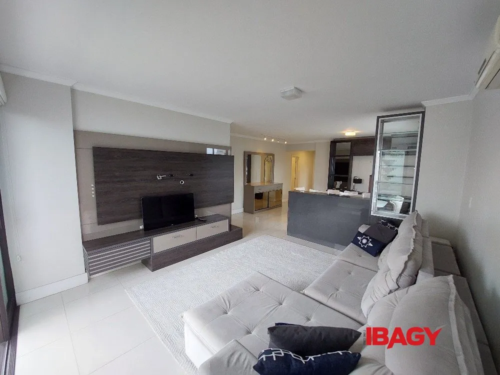 Furnished apartment, 146 m², with a home office — photo 13