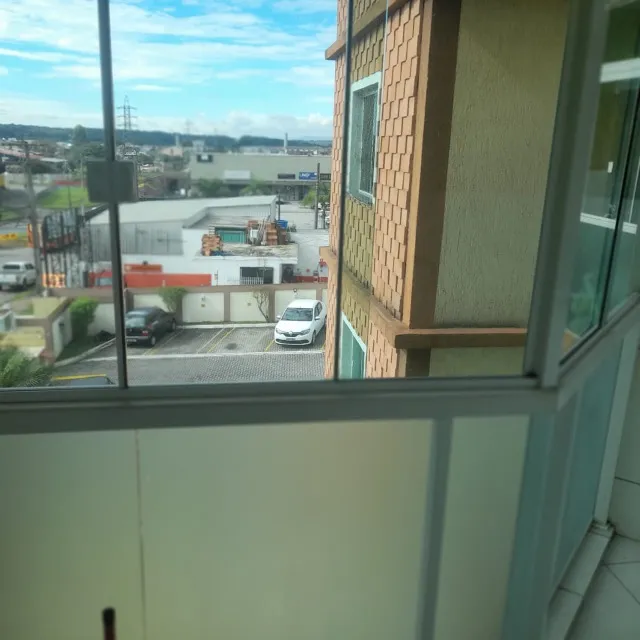 2-bedroom apartment with a glass-enclosed balcony — photo 8