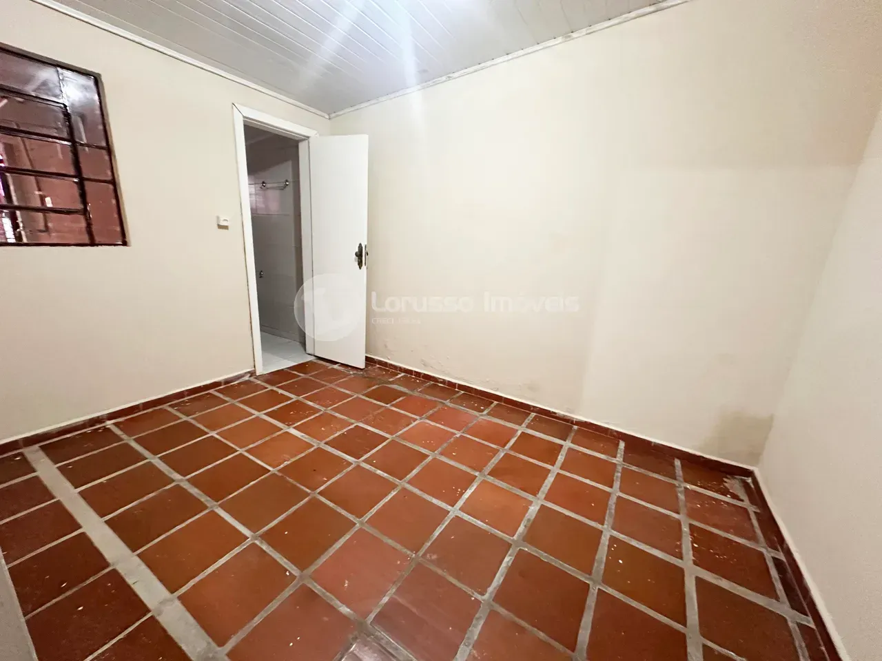 2-bedroom house with gas water heater — photo 9