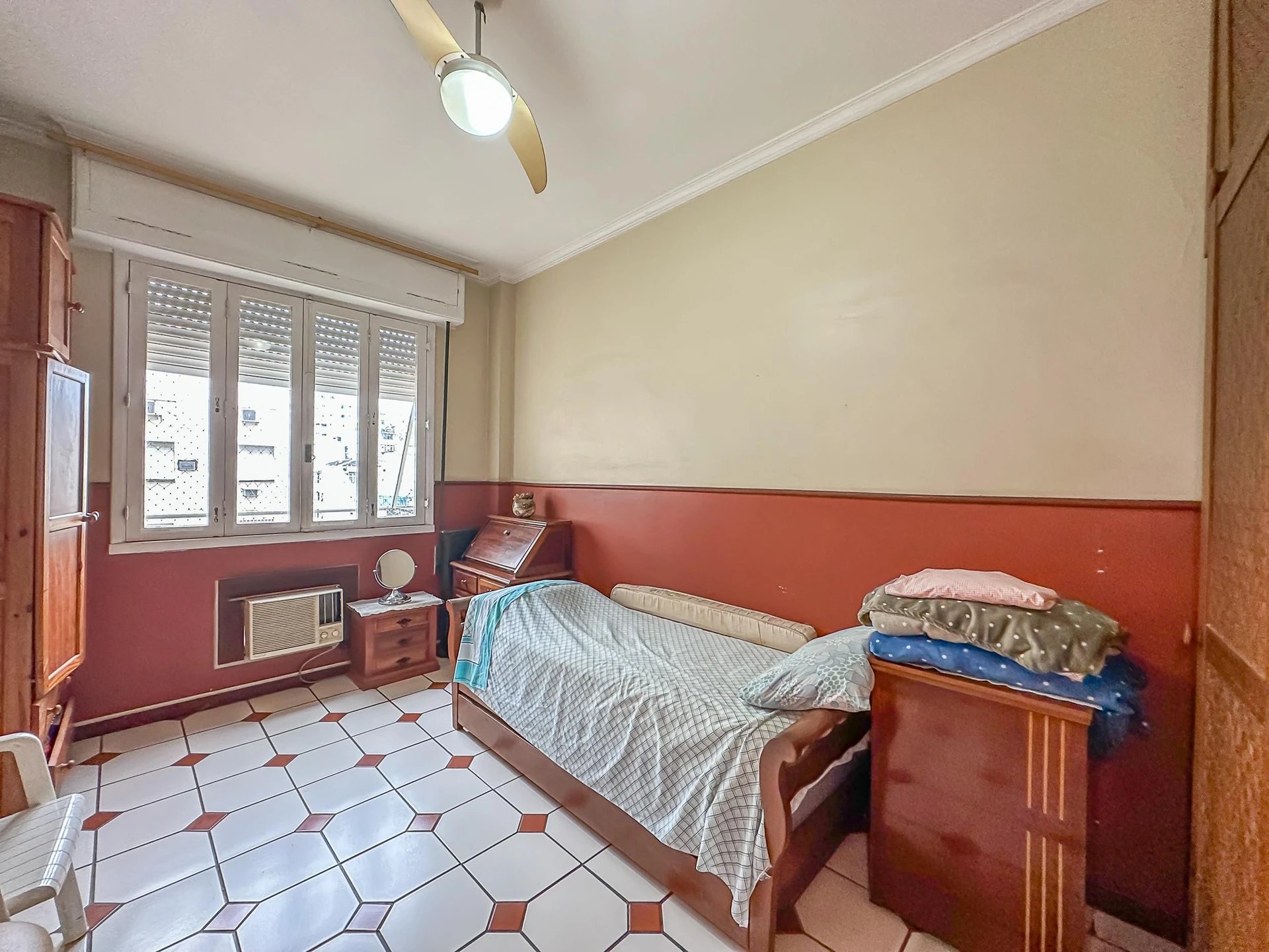 Ванна та 4 спальні: квартира 206 м² — photo 30
