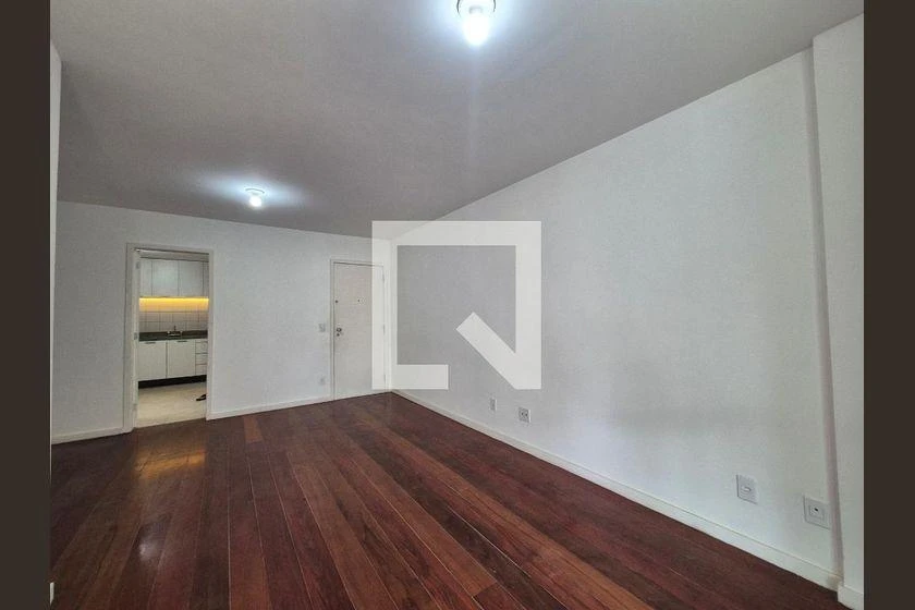 3-bedroom apartment in a building with a pool — photo 35