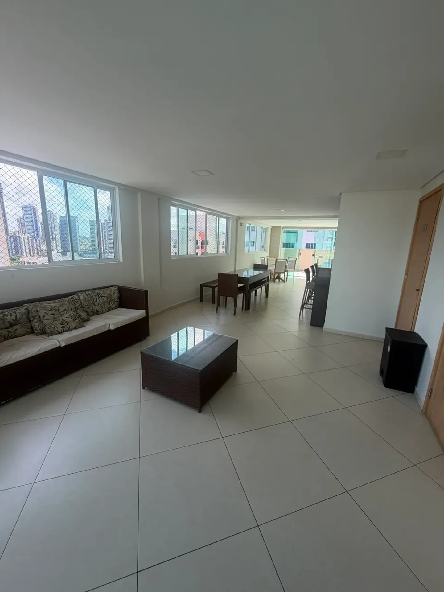 2-bedroom apartment with a dryer in João Pessoa — photo 21