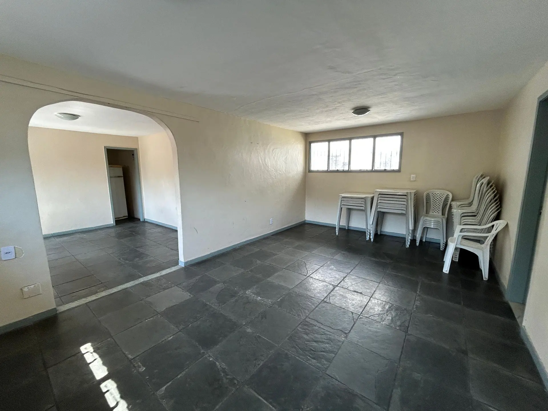Unfurnished rental apartment with 2 bedrooms and parking — photo 39