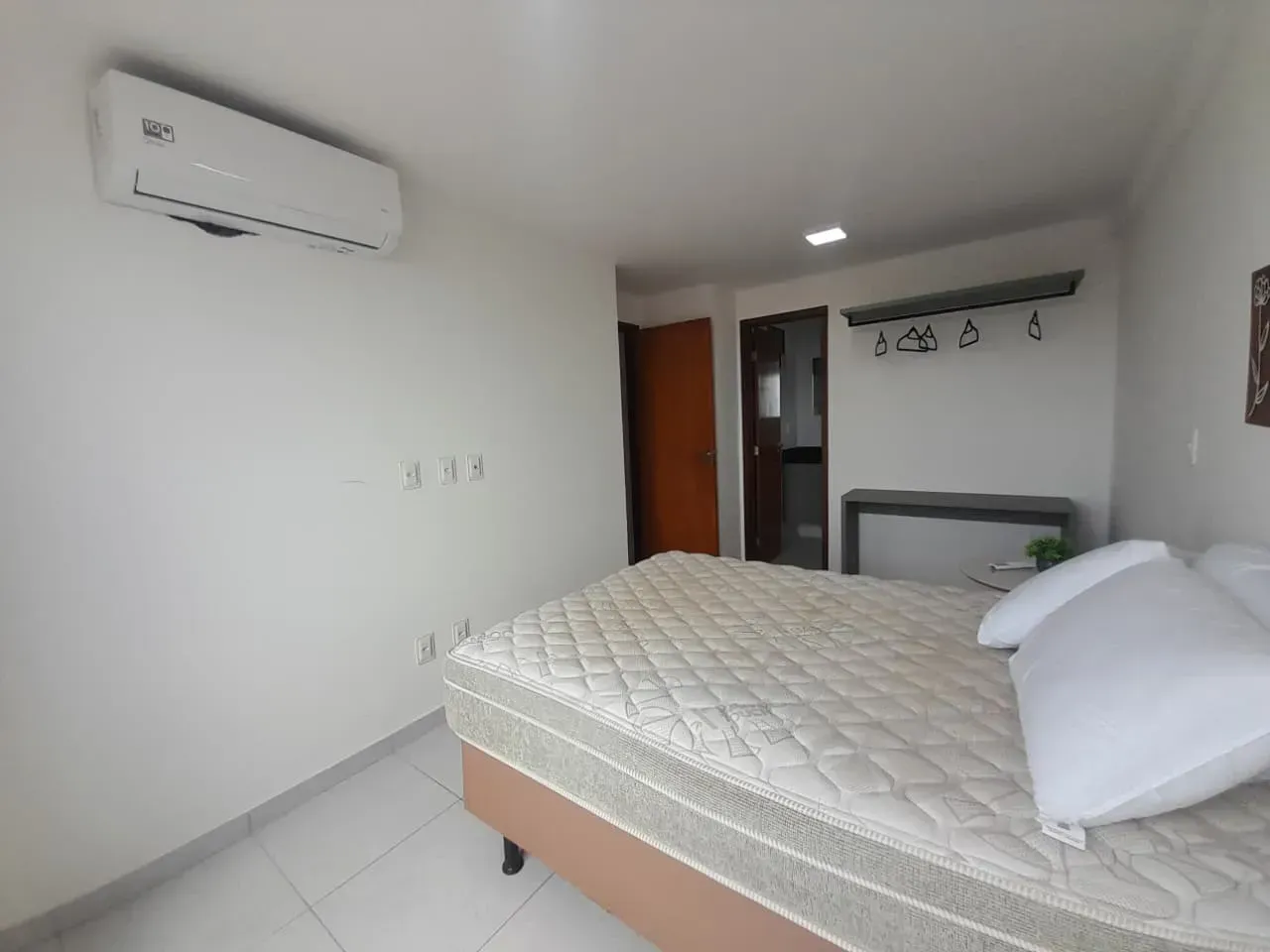 Furnished 3-bedroom apartment with a private BBQ — photo 14