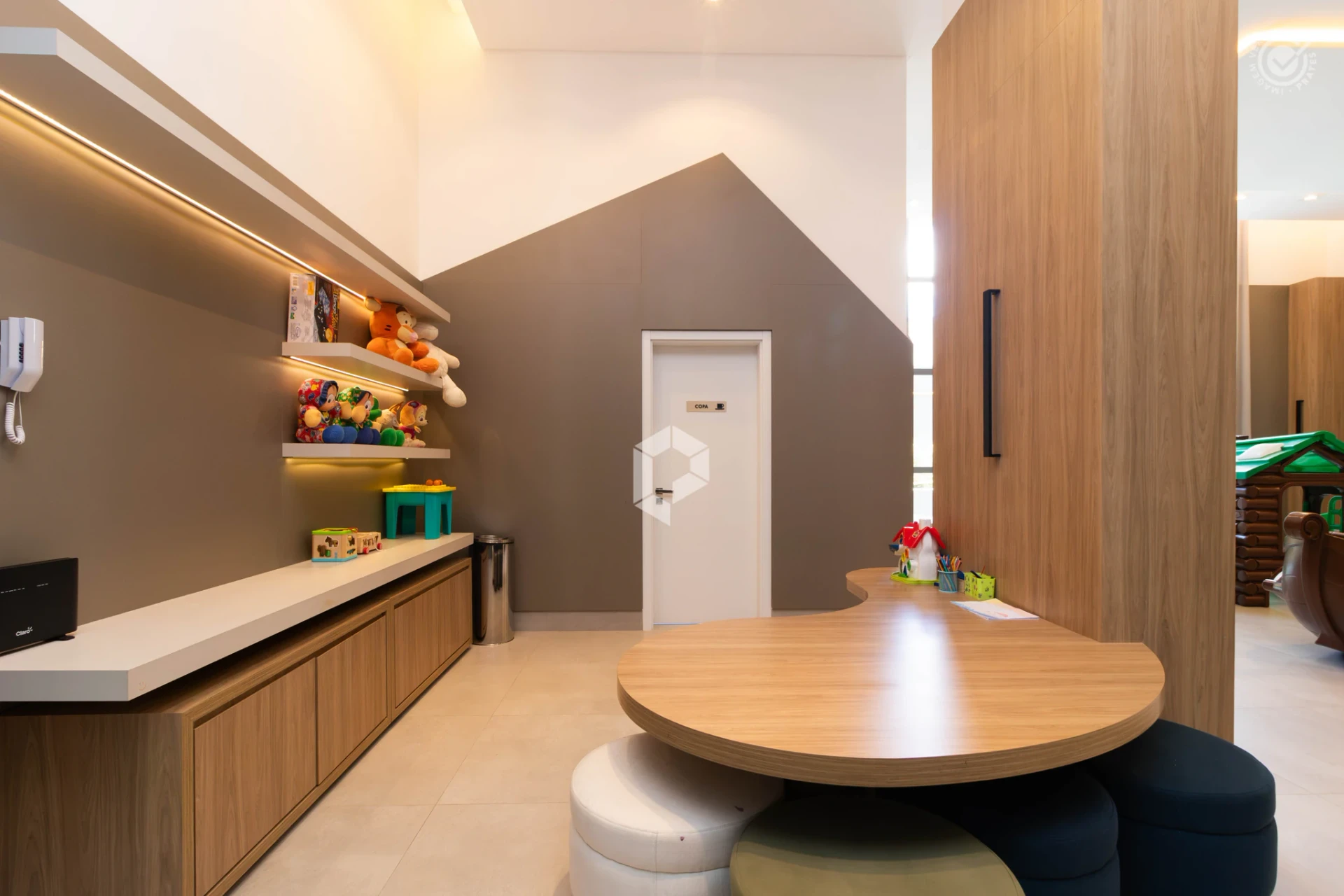 Furnished apartment, 95 m², with a washing machine — photo 29