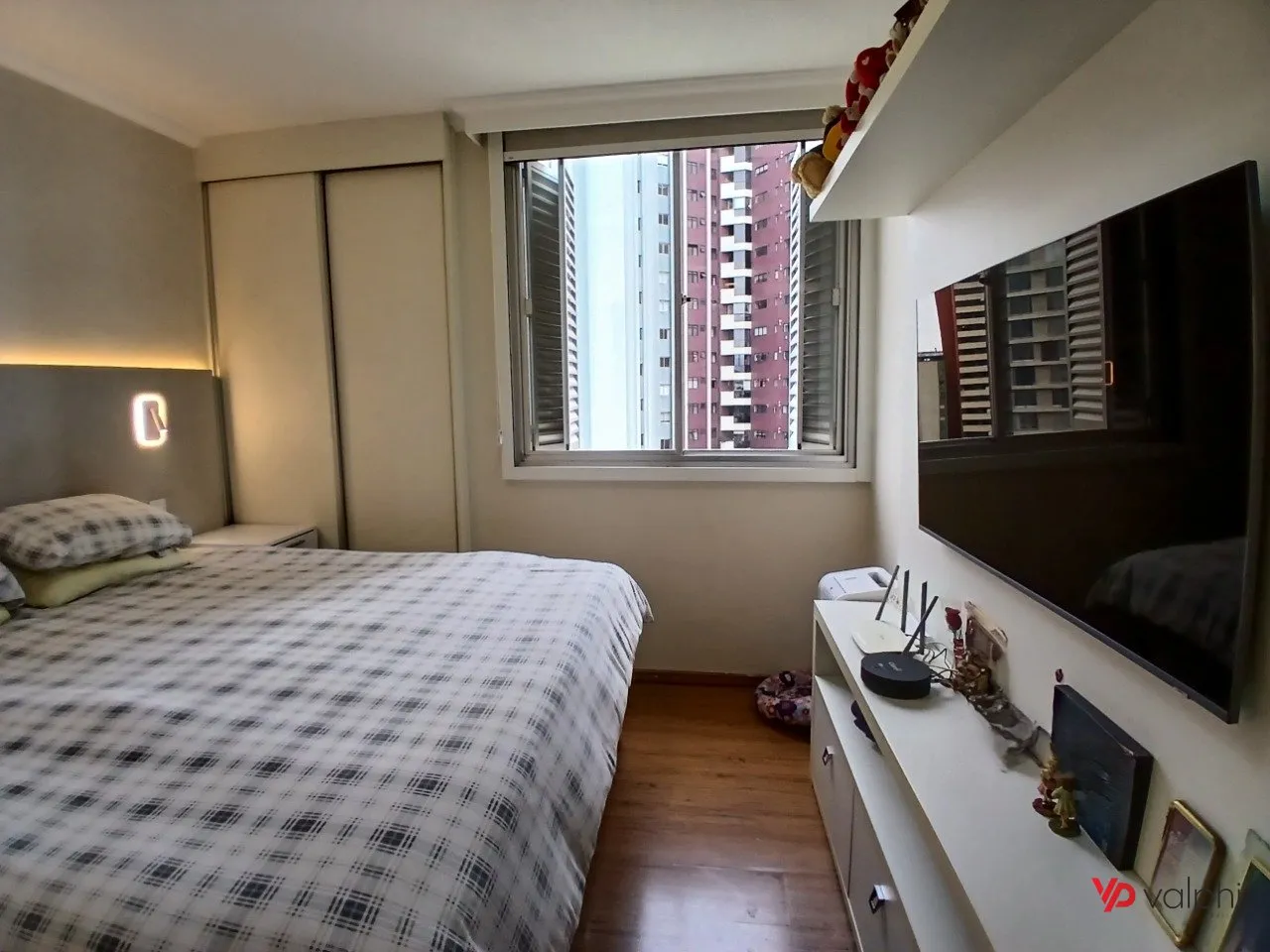 4-bedroom apartment with a walk-in closet in Curitiba — photo 21