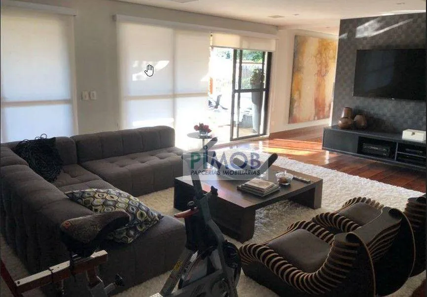 Top-floor apartment with 3 bedrooms and 330 m² — photo 2