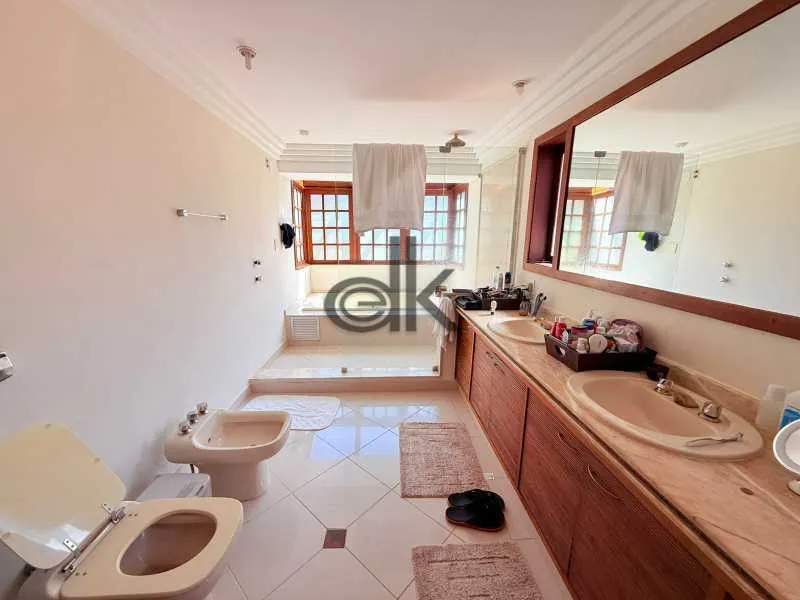 Casa com 5 dormitórios e pet permitido — photo 16
