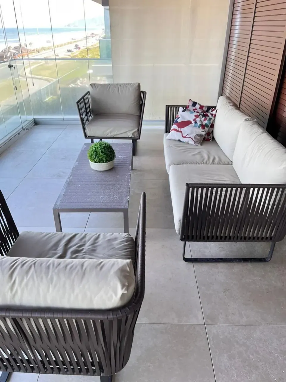 Apartamento mobiliado com cozinha em conceito aberto — photo 2