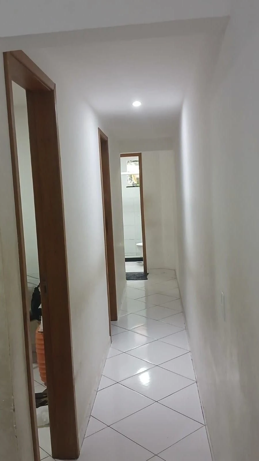 Unfurnished apartment with 2 bedrooms and a glass shower — photo 11